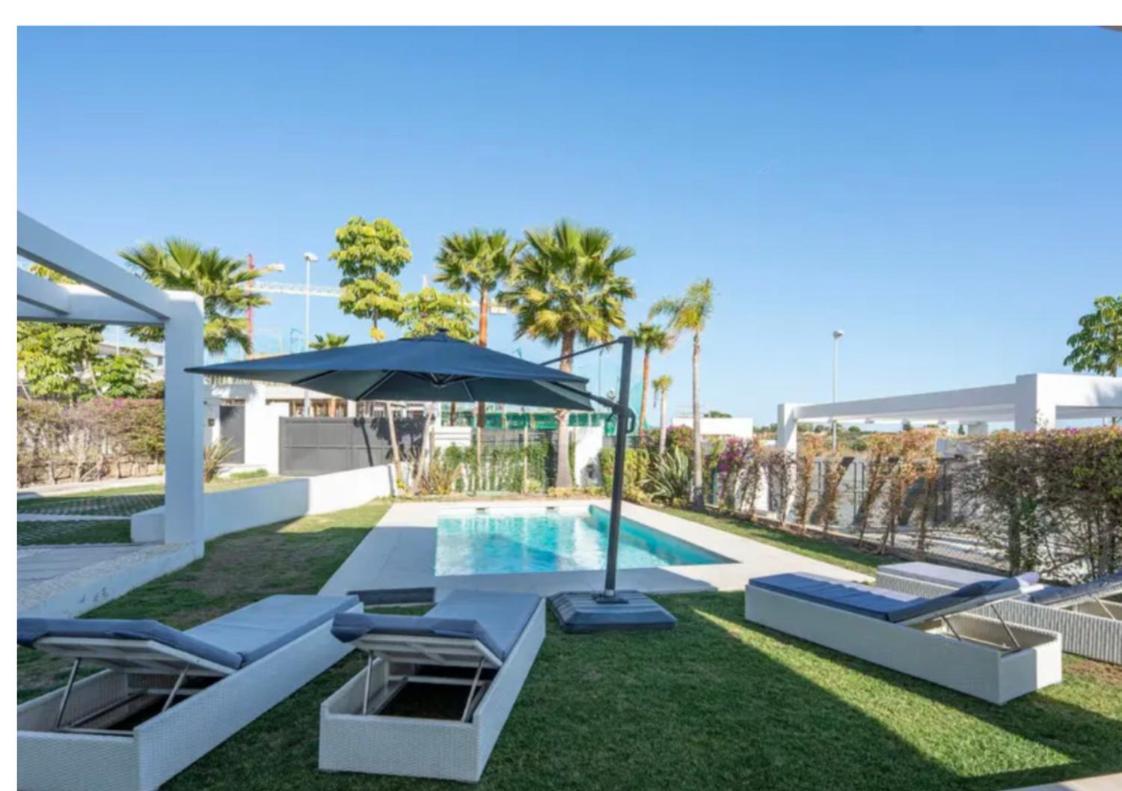 Magnifique Villa Contemporaine Marbella Exteriör bild